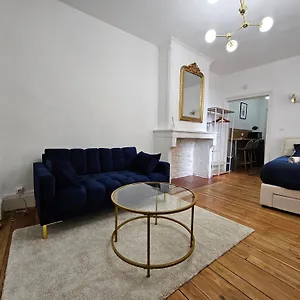 Chic, Contemporaine Au Pied De La Cathedrale Appartement Vienne (Isere)